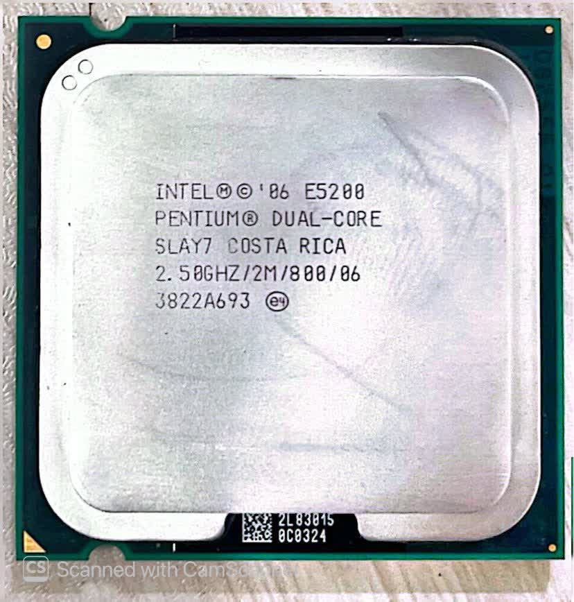 پردازنده اینتل Pentium E5200 دو هسته‌ای، فرکانس ۲.۵ گیگاهرتز،
